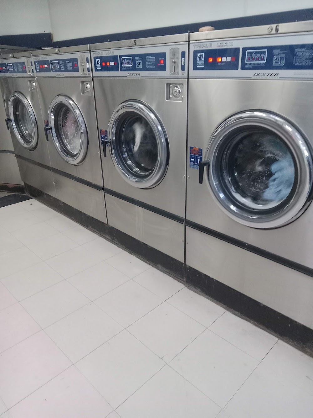 Delta Breeze Laundromat and Wash & Fold Vending Machine Location