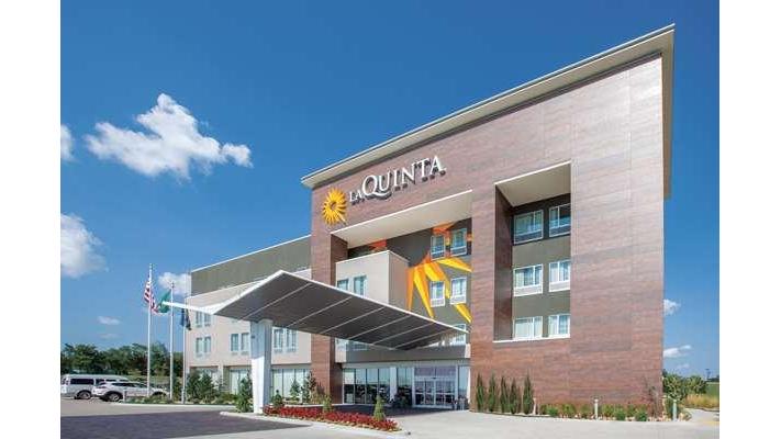 La Quinta Inn & Suites by Wyndham Tulsa Broken Arrow Vending Machine Location