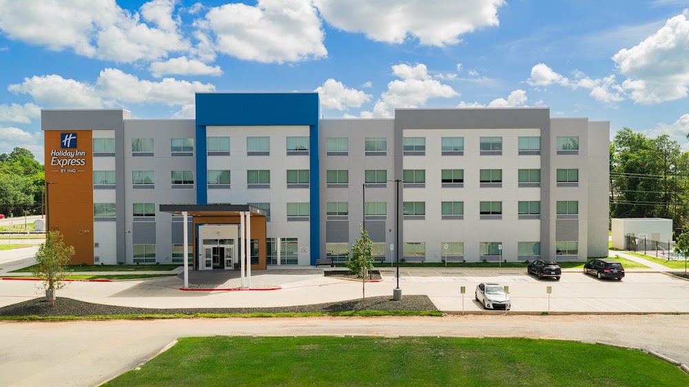 Holiday Inn Express & Suites Tyler South - University Area by IHG Vending Machine Location