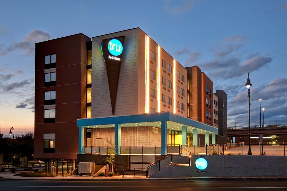 Tru by Hilton Manchester Downtown Vending Machine Location