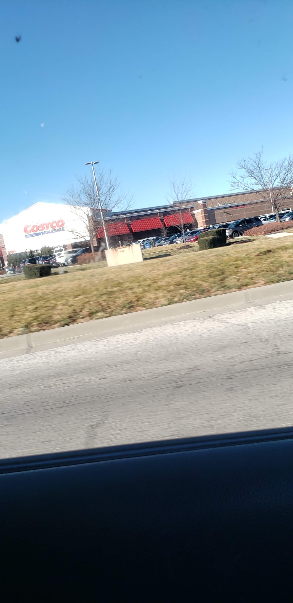 Eastland Parkway North Business Center Vending Machine Location