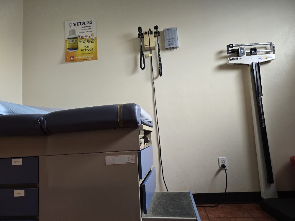 Clinica Mi Pueblo - Downey Vending Machine Location