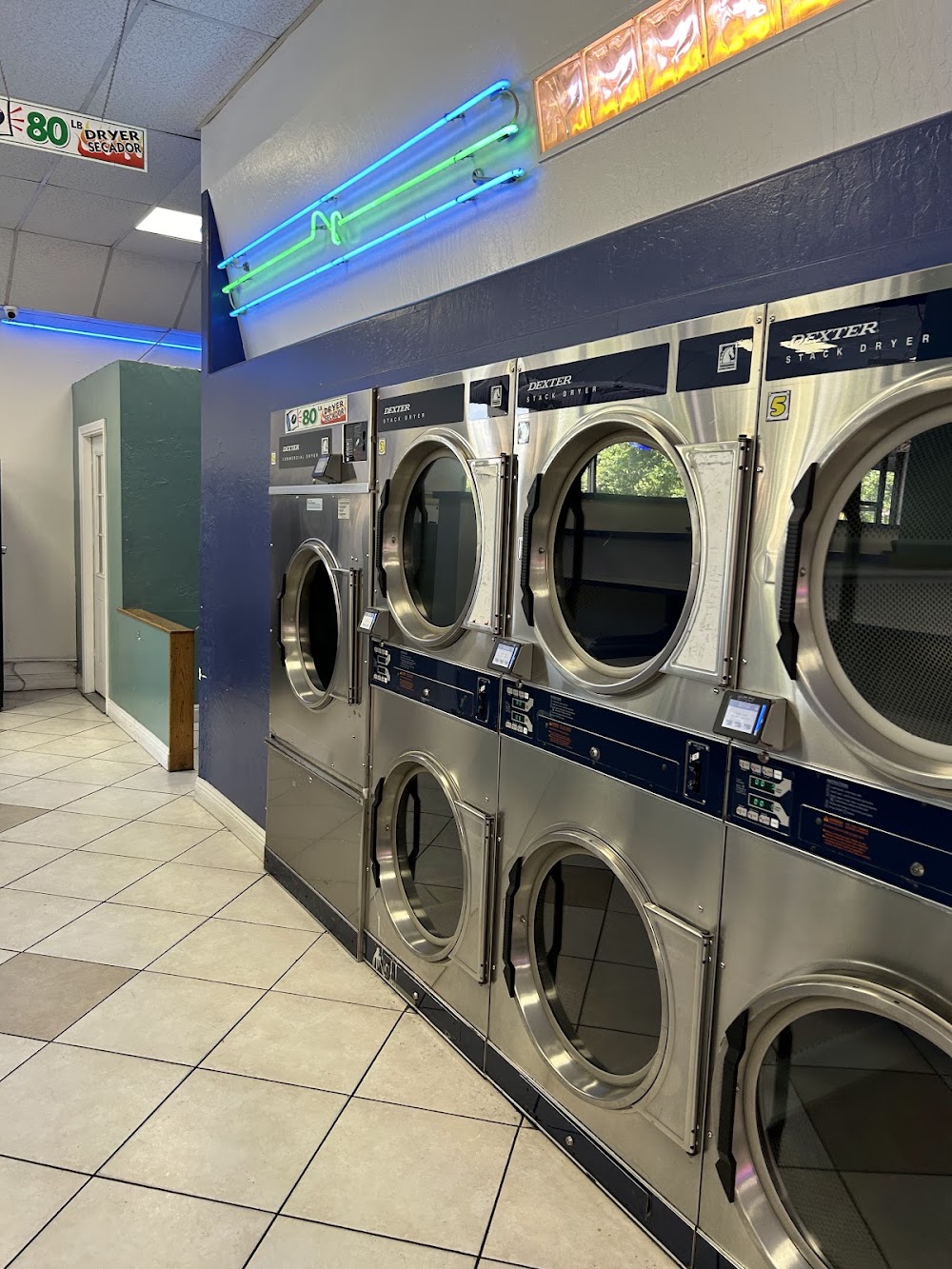 CoinLess Laundry Vending Machine Location