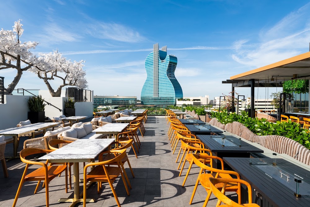 Dolce by Wyndham Hollywood Vending Machine Location