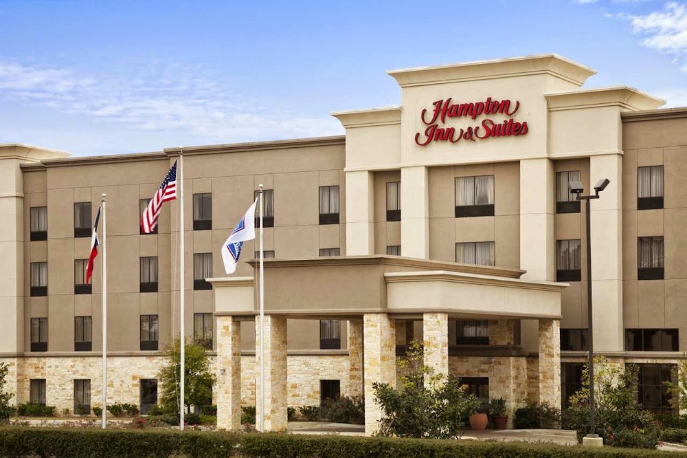 Hampton Inn & Suites Conroe - I-45 North Vending Machine Location