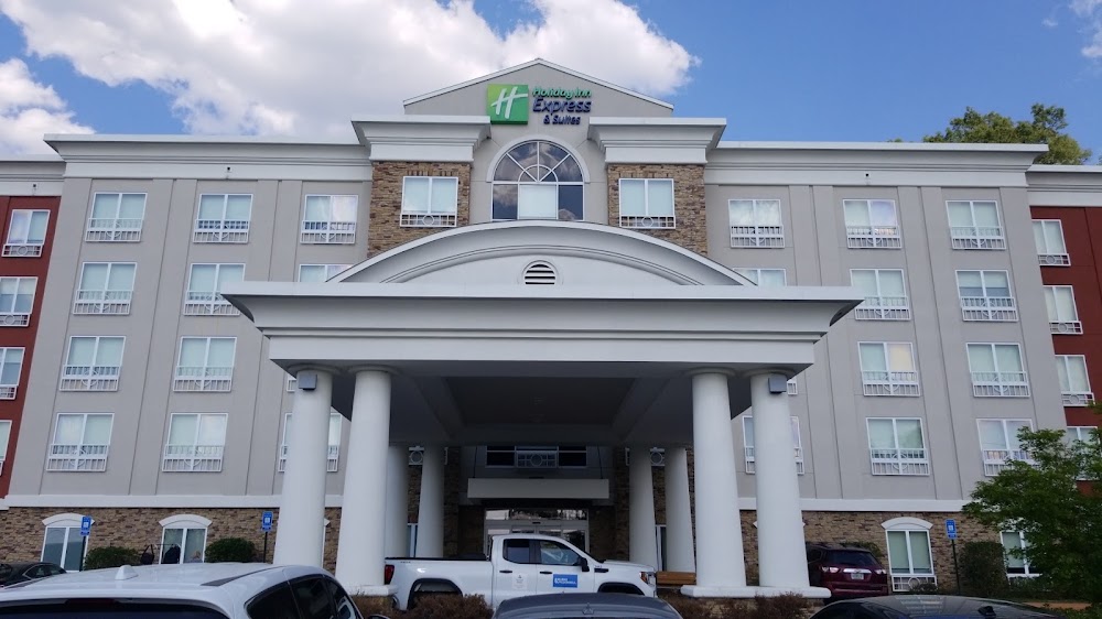 Holiday Inn Express & Suites Columbus - Ft Benning Maingate by IHG Vending Machine Location