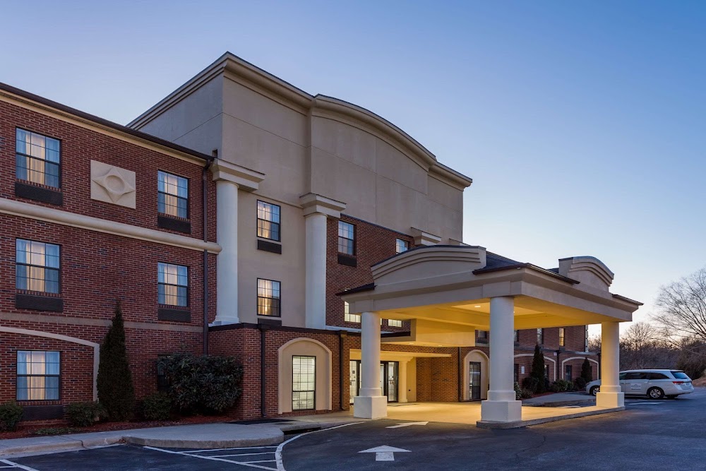Wingate by Wyndham High Point/Greensboro/Airport South Vending Machine Location