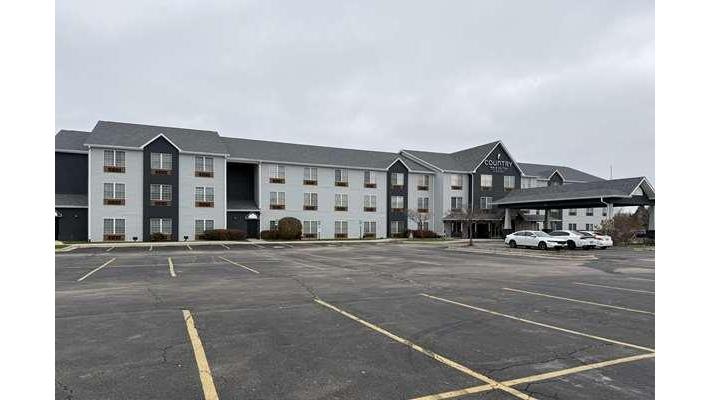 Country Inn & Suites by Radisson, Elgin, IL Vending Machine Location