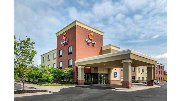 Comfort Suites Speedway - Kansas City Vending Machine Location