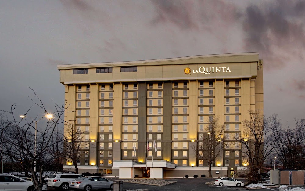 La Quinta Inn & Suites by Wyndham Springfield MA Vending Machine Location
