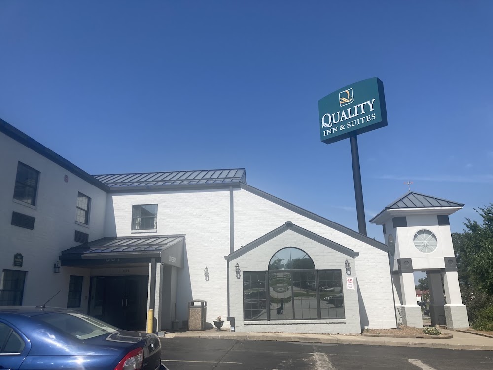 Quality Inn & Suites Columbia I-70 Vending Machine Location