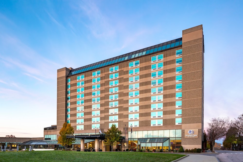 DoubleTree by Hilton Manchester Downtown Vending Machine Location