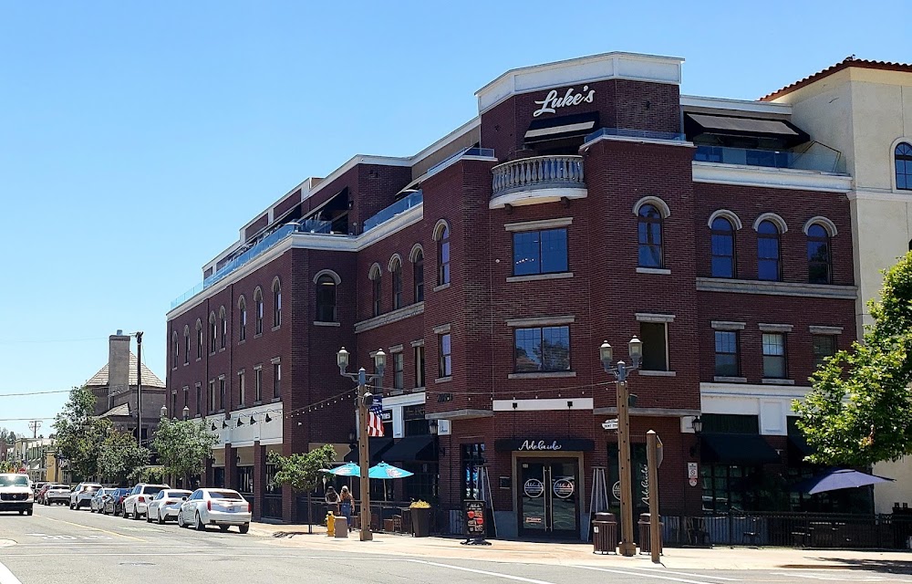 Front Street Plaza Executive Suites Vending Machine Location