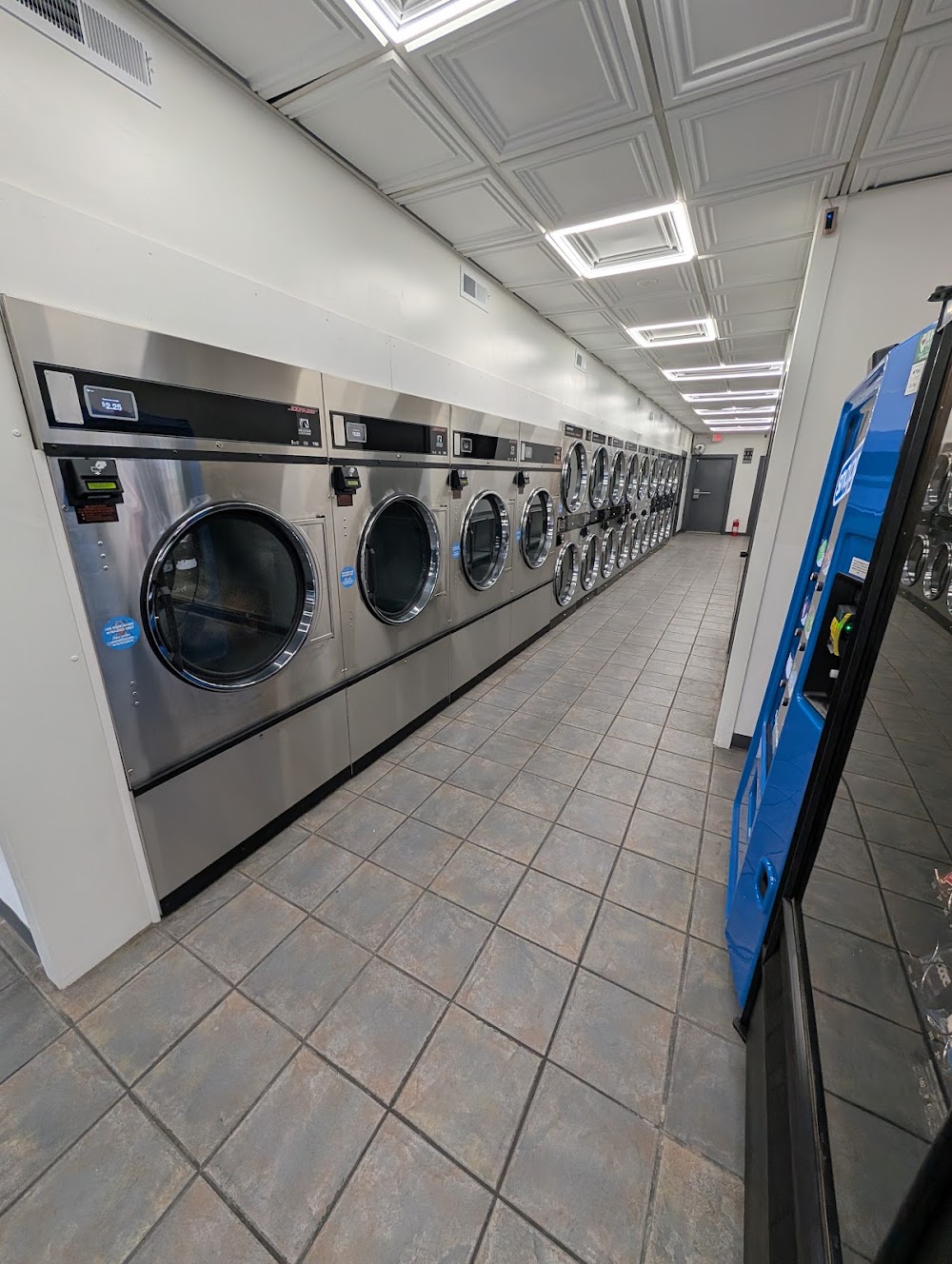 Laundromat Near Me IL Vending Machine Location