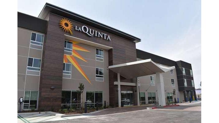 La Quinta Inn & Suites by Wyndham San Bernardino Vending Machine Location