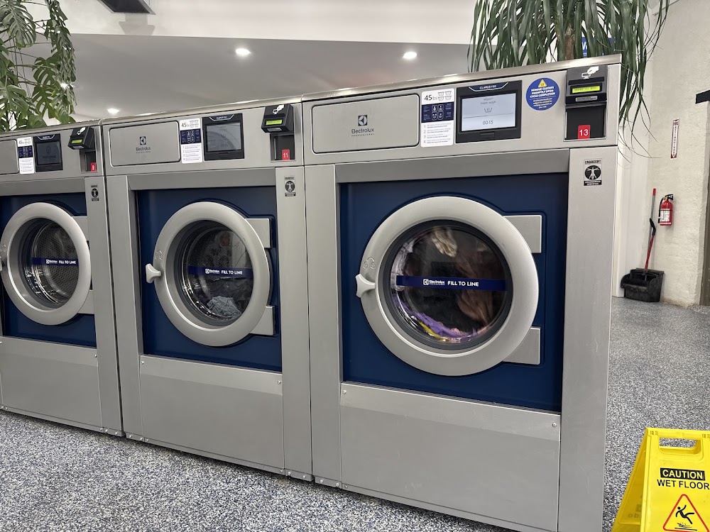 CleanFit Laundromats Vending Machine Location