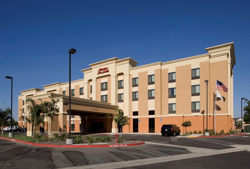 Hampton Inn & Suites Clovis-Airport North Vending Machine Location