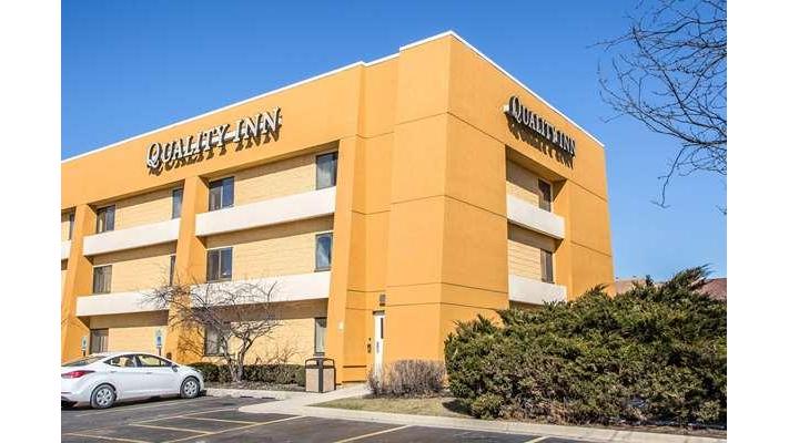 Quality Inn Elgin I-90 Vending Machine Location