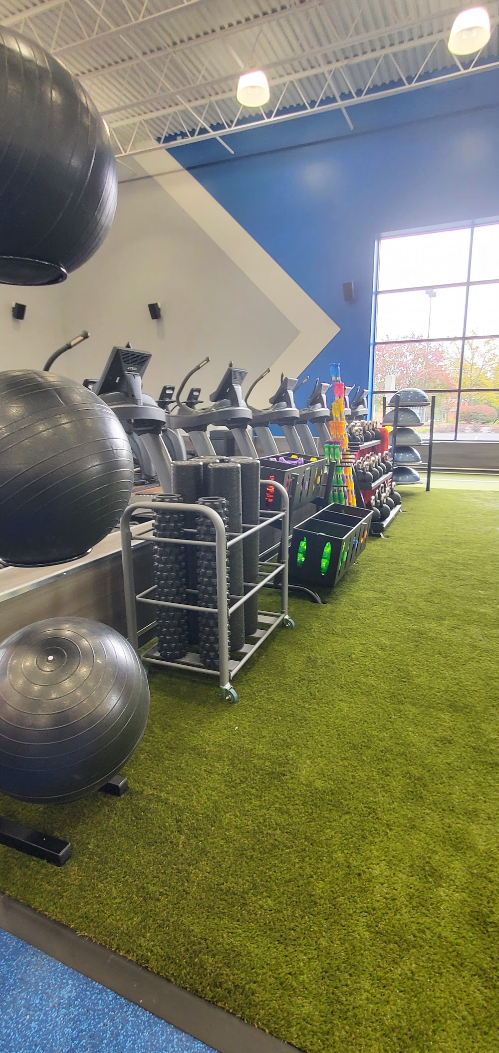 The Edge Fitness Clubs Vending Machine Location