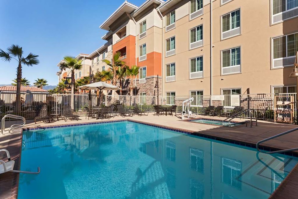 Hampton Inn & Suites San Bernardino Vending Machine Location