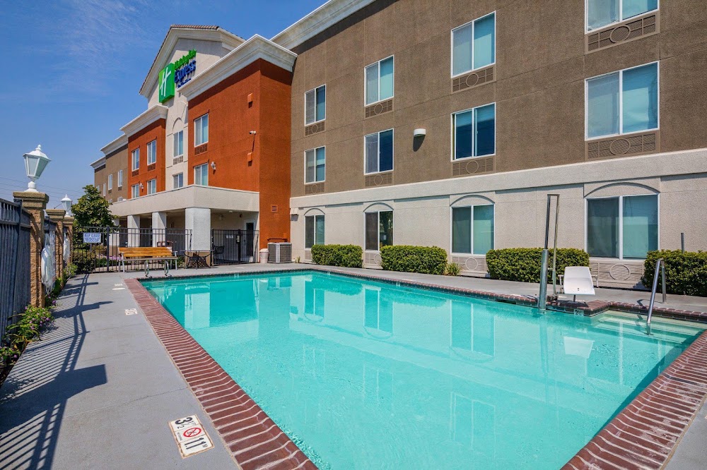 Holiday Inn Express & Suites Modesto-Salida by IHG Vending Machine Location