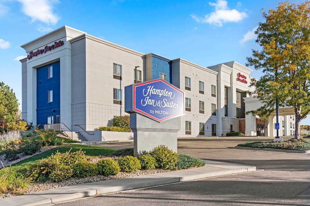 Hampton Inn & Suites Greeley Vending Machine Location