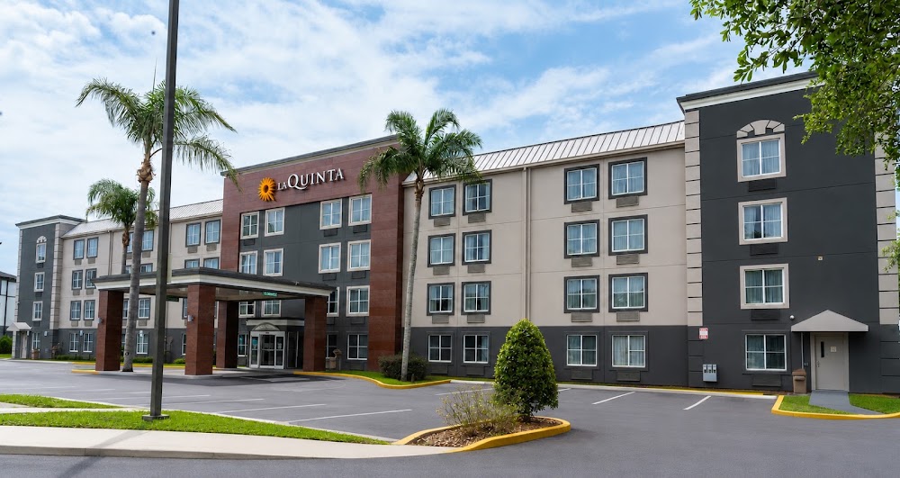 La Quinta Inn & Suites by Wyndham Lakeland East Vending Machine Location