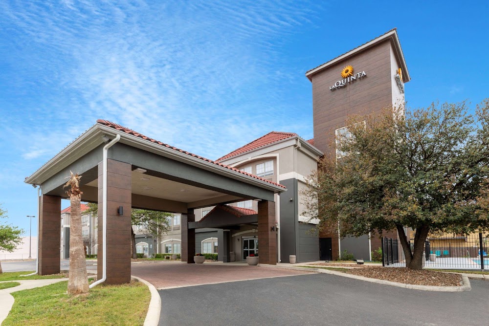 La Quinta Inn & Suites by Wyndham New Braunfels Vending Machine Location