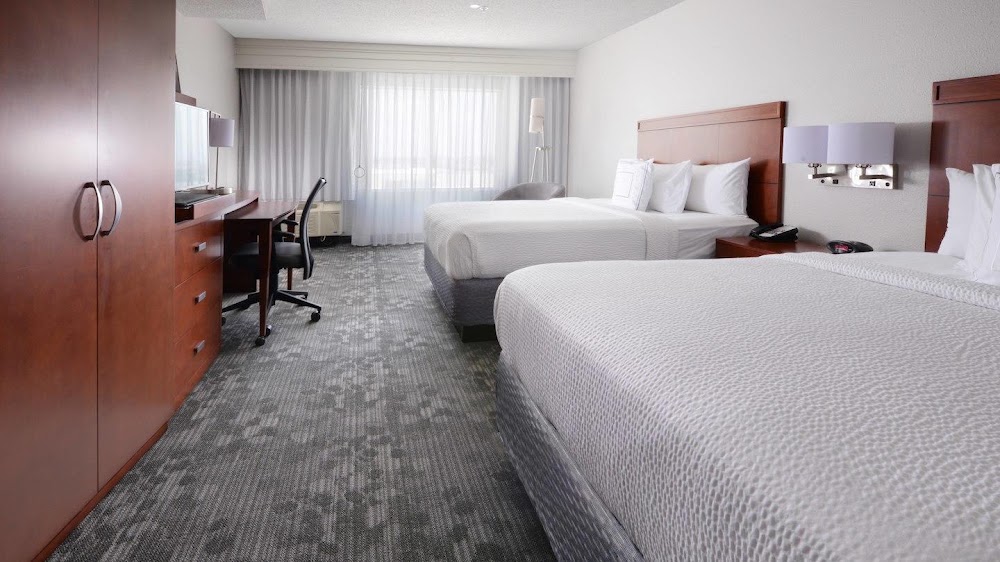 Courtyard by Marriott Houston Pearland Vending Machine Location