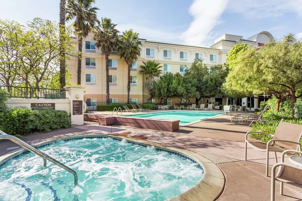 Hilton Garden Inn Fairfield Vending Machine Location