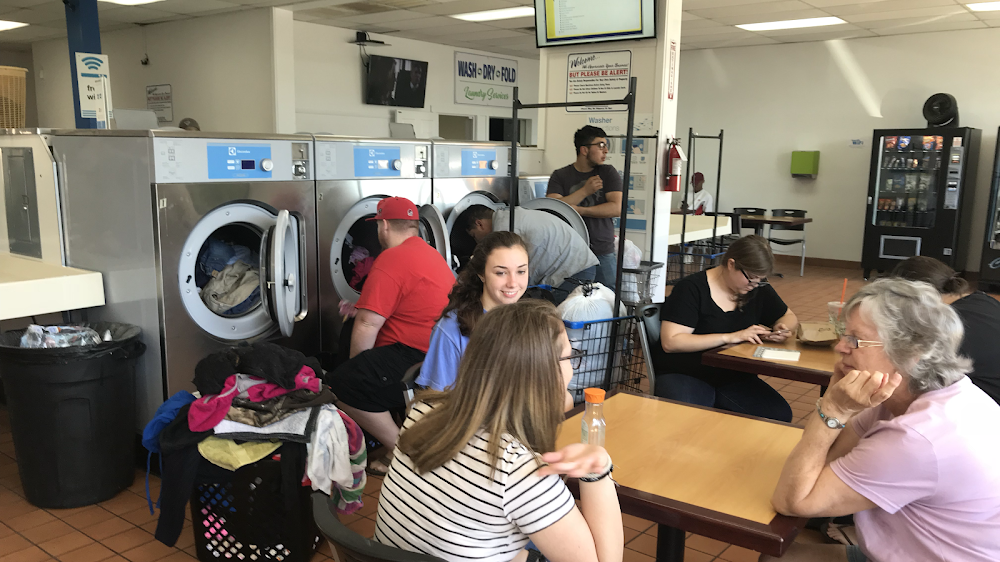 iWash 365 Laundromats - Wash and Fold Services Vending Machine Location