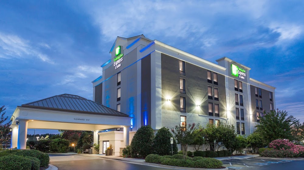 Holiday Inn Express & Suites Wilmington-University Ctr by IHG Vending Machine Location