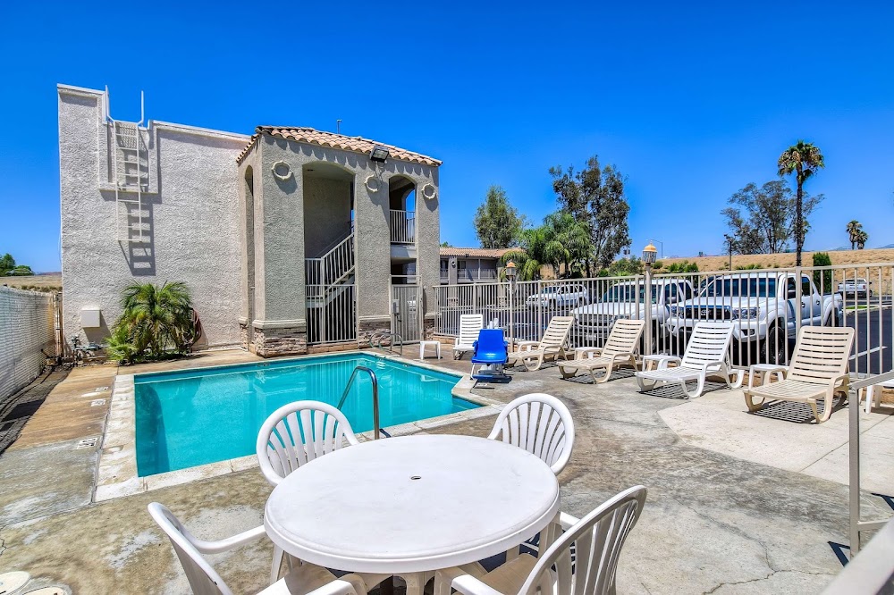 Motel 6 Menifee, CA Vending Machine Location