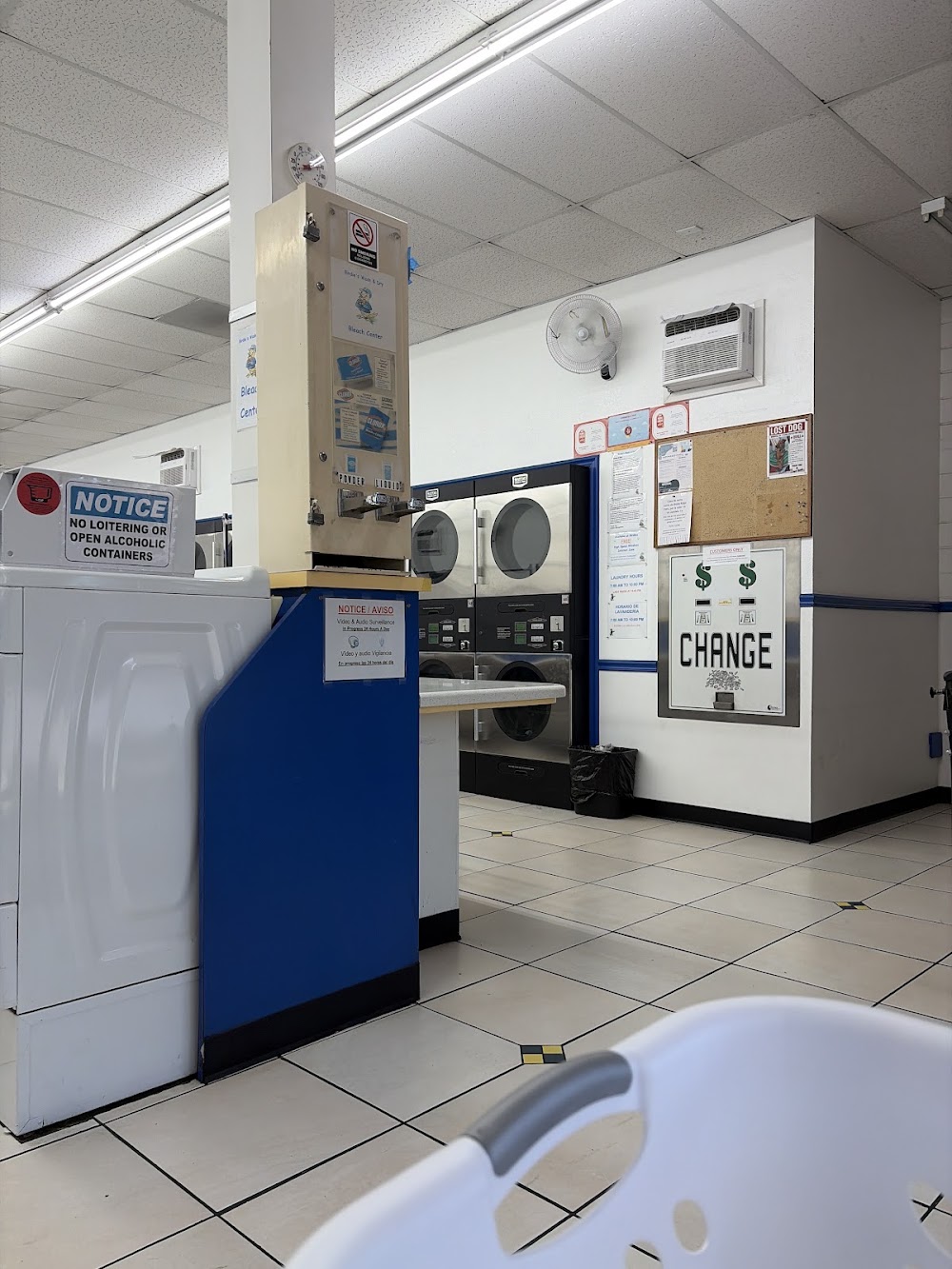 Birdie's Wash & Dry Laundry Vending Machine Location