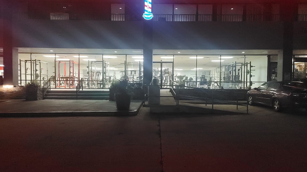 Triumph 24/7 fitness center/ strength gym of broken arrow oklahoma [downstairs location] Vending Machine Location