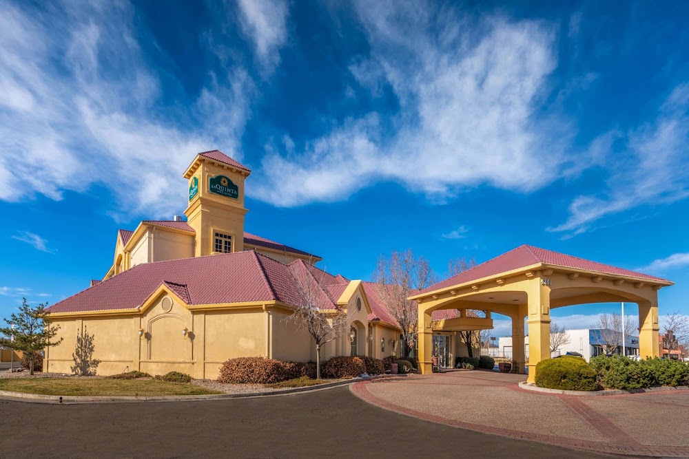 La Quinta Inn & Suites by Wyndham Pueblo Vending Machine Location