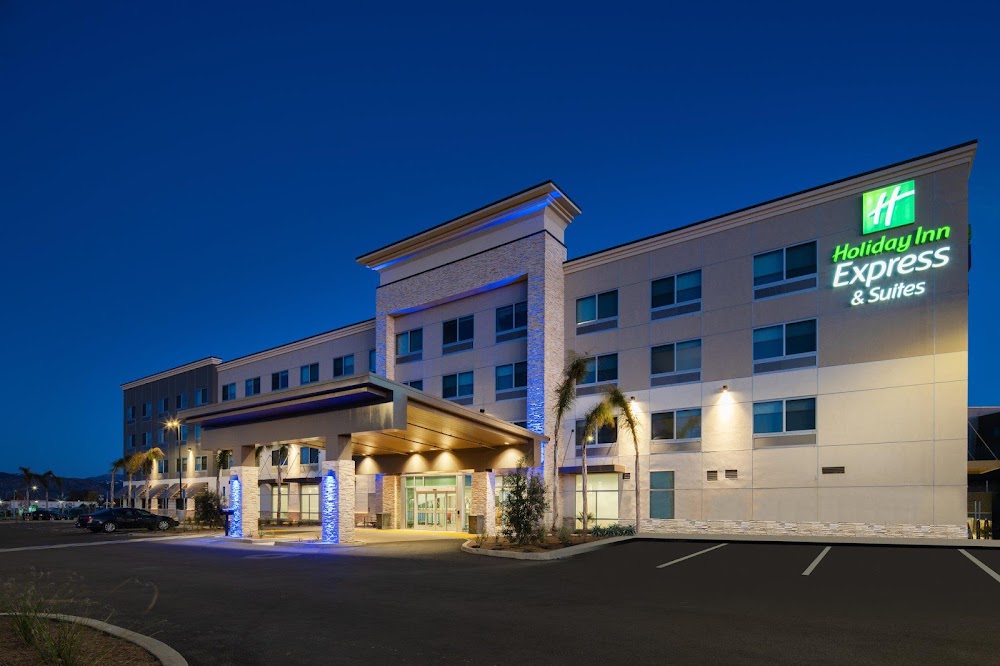 Holiday Inn Express & Suites Murrieta - Temecula by IHG Vending Machine Location