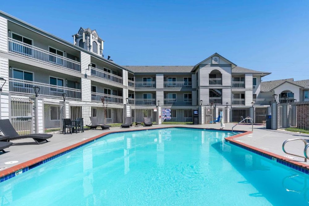 Antioch Inn & Suites Vending Machine Location