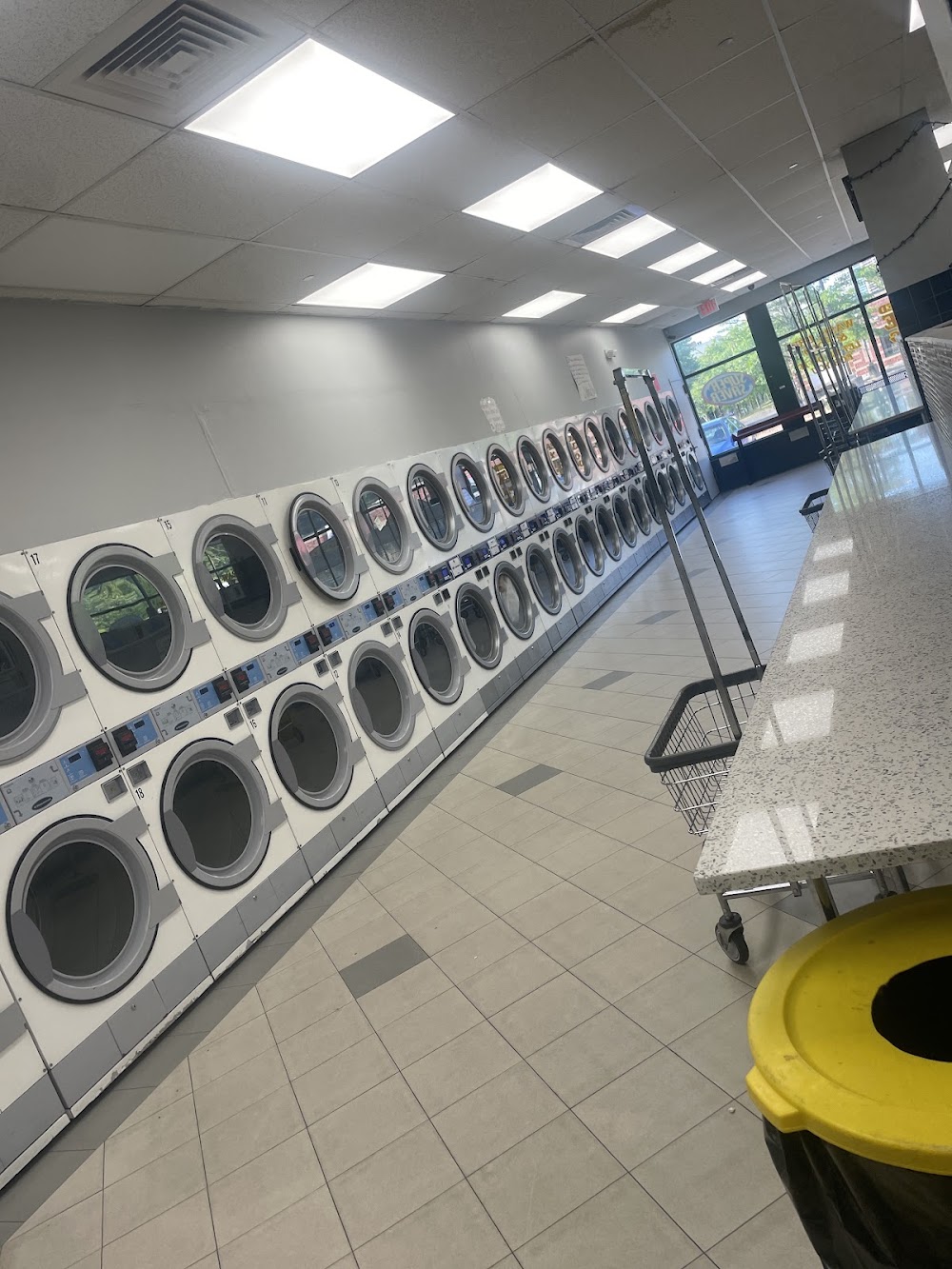 Super Saver Free Dry Laundromat Vending Machine Location
