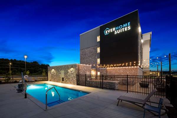 Everhome Suites Fayetteville near Fort Bragg Vending Machine Location