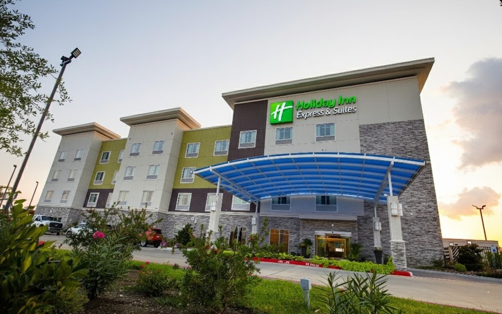 Holiday Inn Express & Suites Pasadena - Houston Southeast by IHG Vending Machine Location
