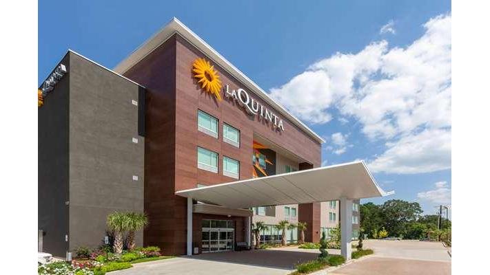 La Quinta Inn & Suites by Wyndham Lafayette Oil Center Vending Machine Location