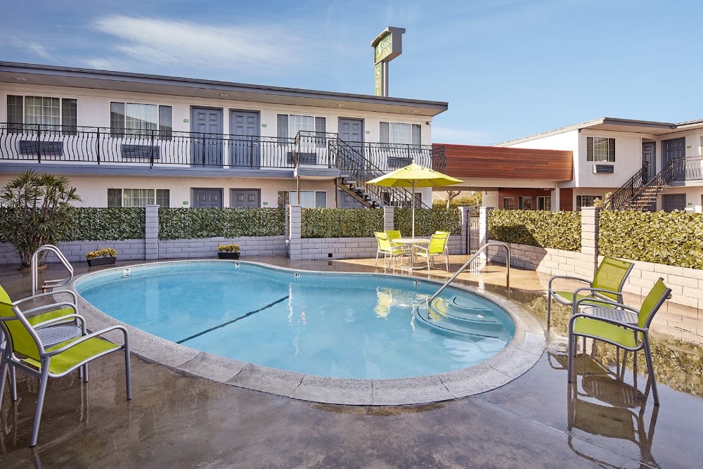 Studio Inn & Suites at Promenade Downey Vending Machine Location