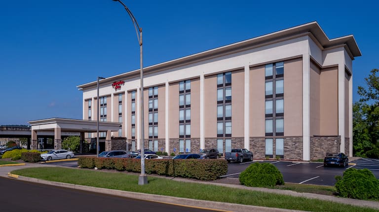 Hampton Inn Charleston-Downtown Vending Machine Location
