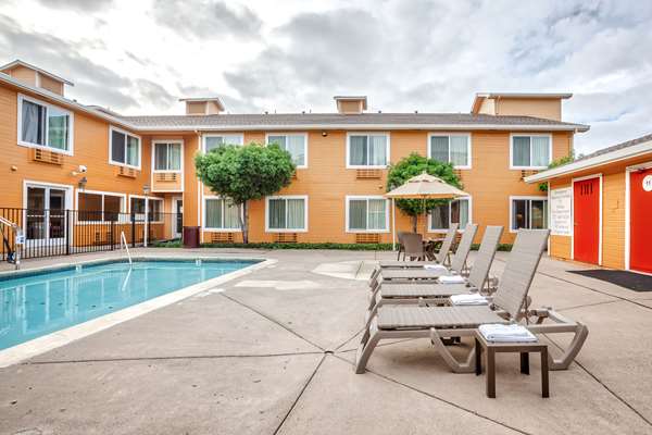 Quality Inn near Six Flags Discovery Kingdom-Napa Valley Vending Machine Location