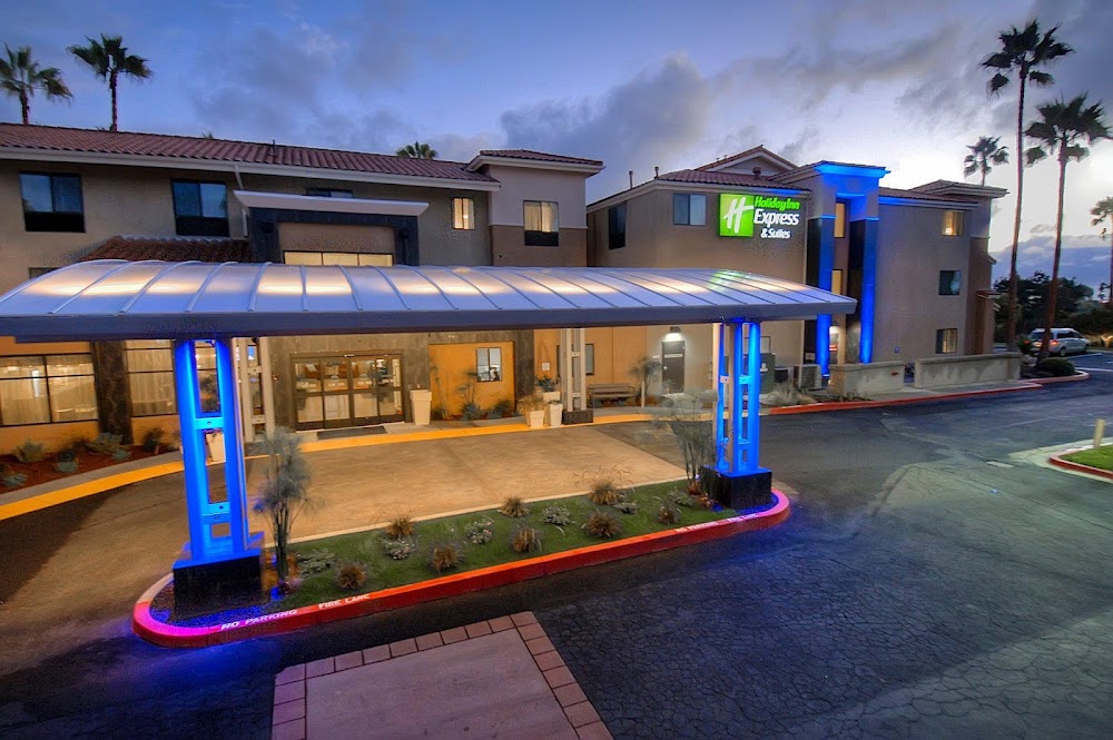 Holiday Inn Express & Suites Carlsbad Beach by IHG Vending Machine Location