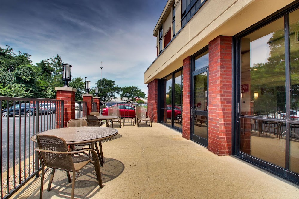 Drury Inn & Suites Evansville East Vending Machine Location