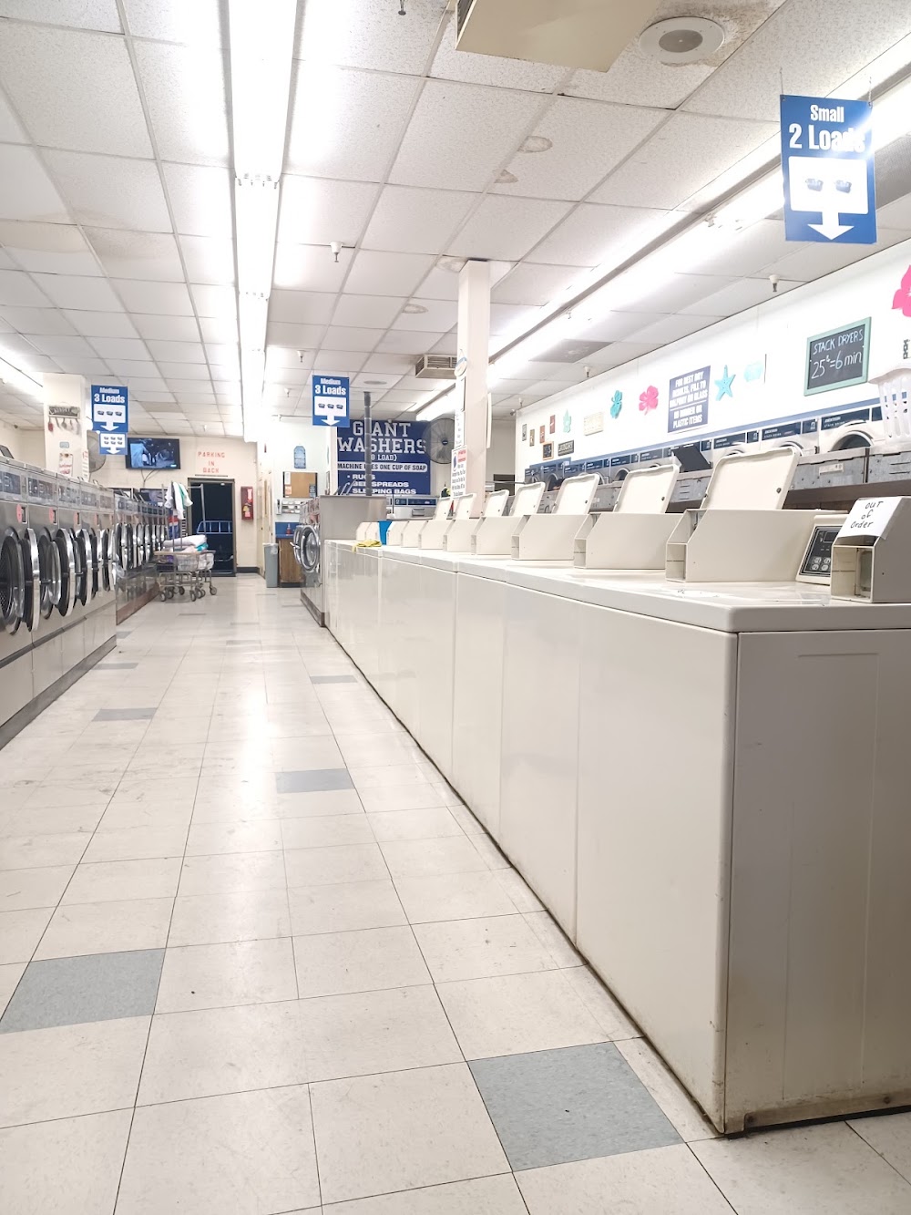 Launderland Coin-Op Laundry Vending Machine Location