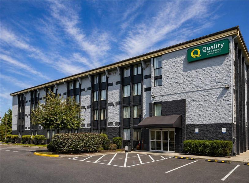 Quality Inn & Suites Everett Vending Machine Location