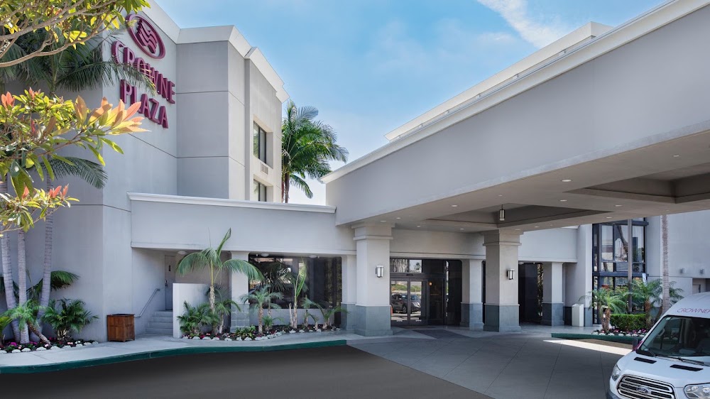 Crowne Plaza Costa Mesa Orange County by IHG Vending Machine Location